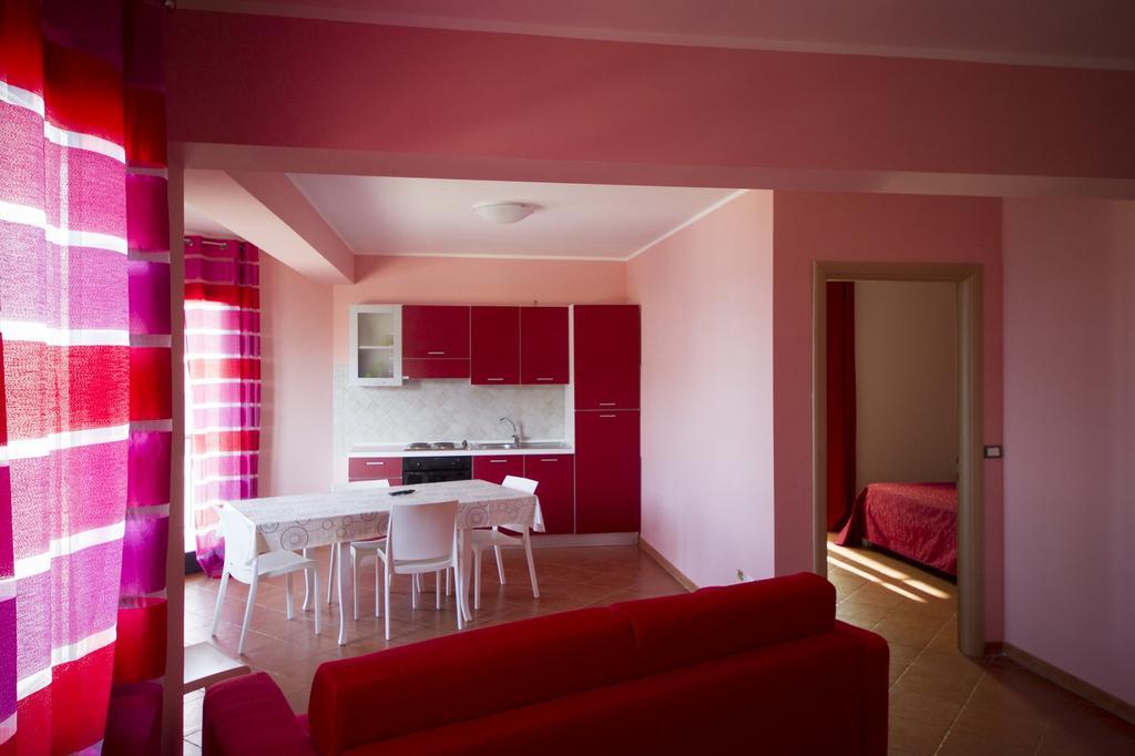 Tus'Hotel Apartments Tusa Buitenkant foto