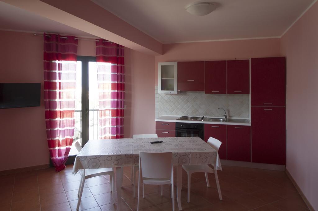 Tus'Hotel Apartments Tusa Buitenkant foto